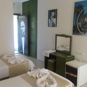Standard Zimmer mit Kingsize-Bett